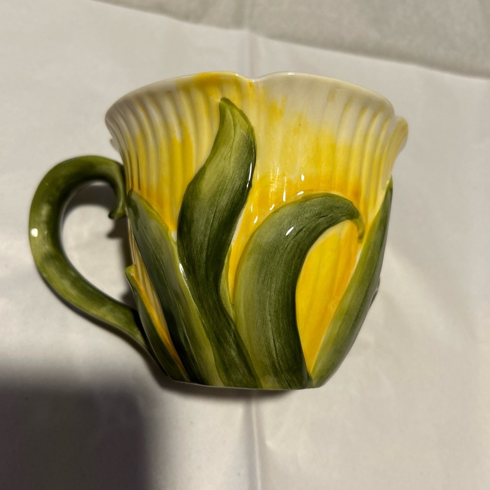 Vintage Harry And David Yellow Flower Mug